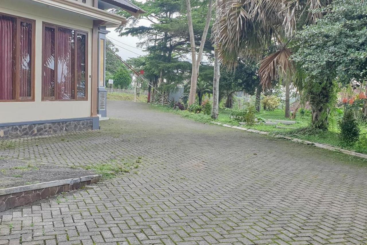 Hotel Bumi Bermi Permai Near Bermi Eco Park Mitra Reddoorz Probolinggo Eksteriør bilde