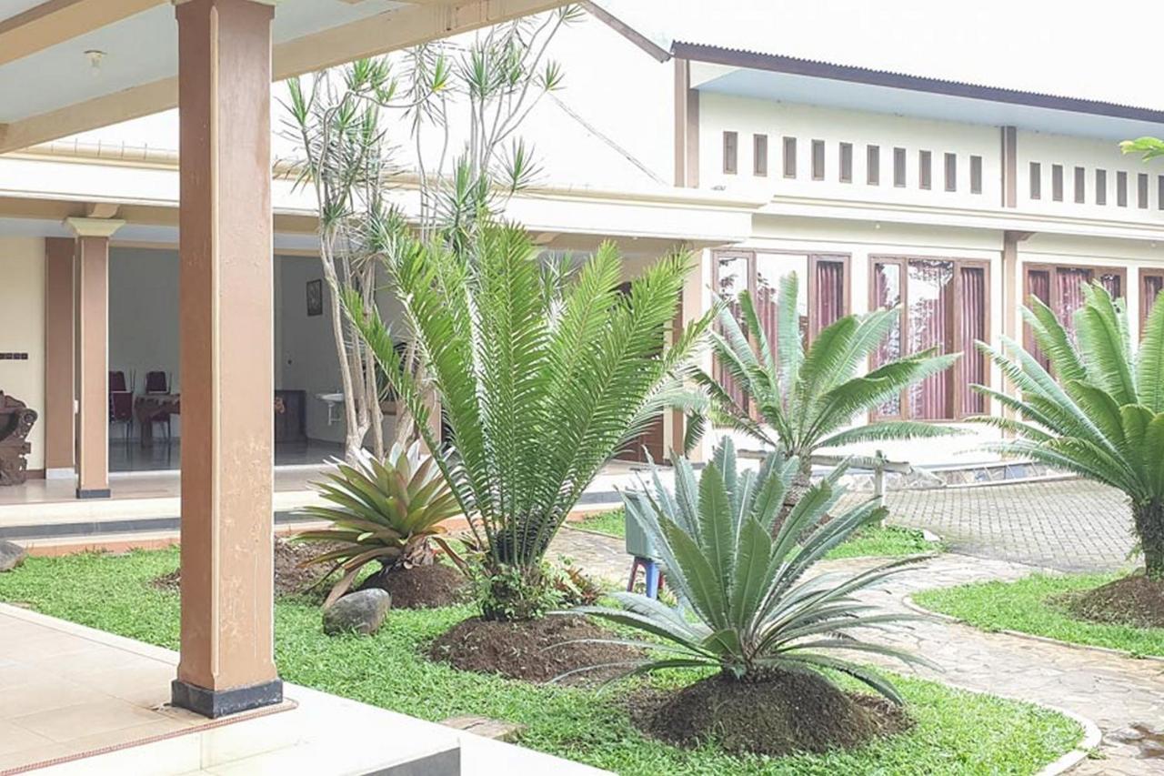 Hotel Bumi Bermi Permai Near Bermi Eco Park Mitra Reddoorz Probolinggo Eksteriør bilde