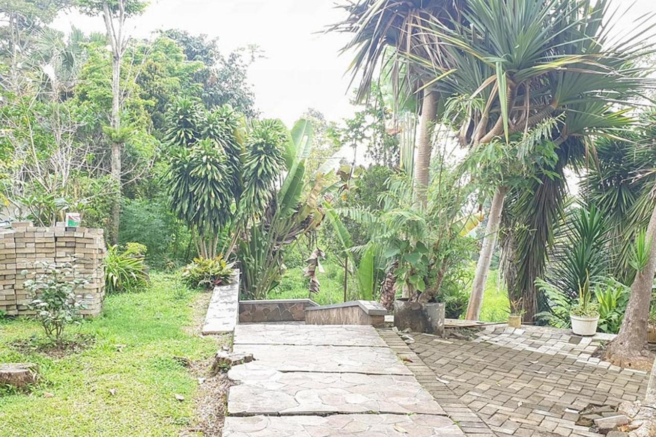 Hotel Bumi Bermi Permai Near Bermi Eco Park Mitra Reddoorz Probolinggo Eksteriør bilde