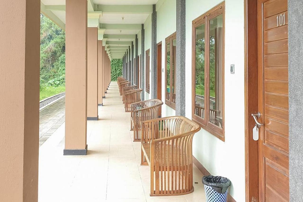 Hotel Bumi Bermi Permai Near Bermi Eco Park Mitra Reddoorz Probolinggo Eksteriør bilde