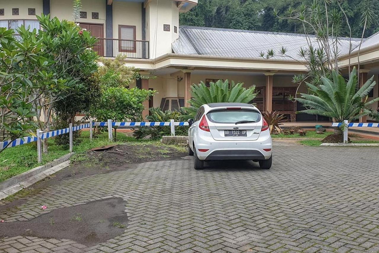 Hotel Bumi Bermi Permai Near Bermi Eco Park Mitra Reddoorz Probolinggo Eksteriør bilde