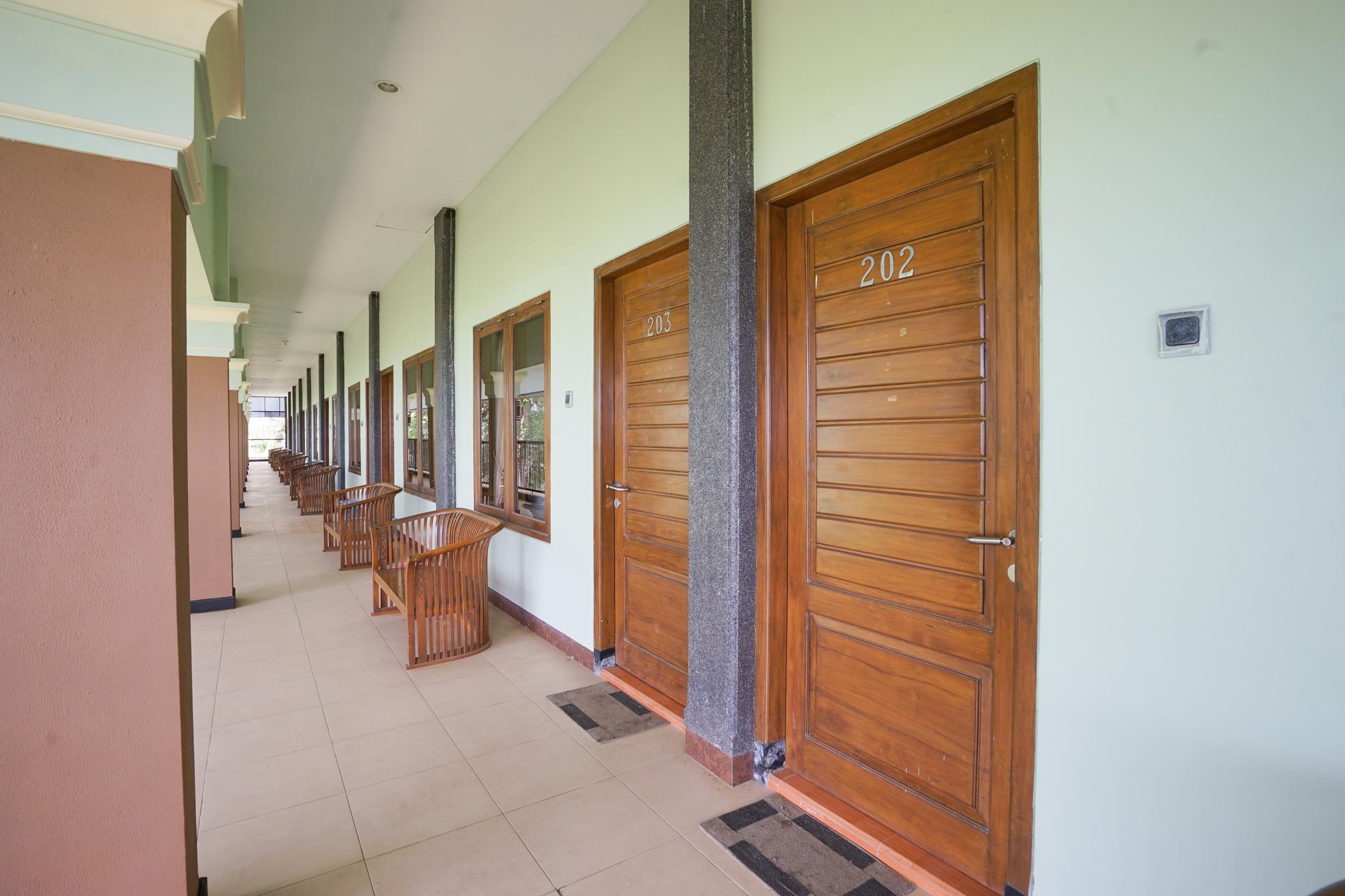 Hotel Bumi Bermi Permai Near Bermi Eco Park Mitra Reddoorz Probolinggo Eksteriør bilde