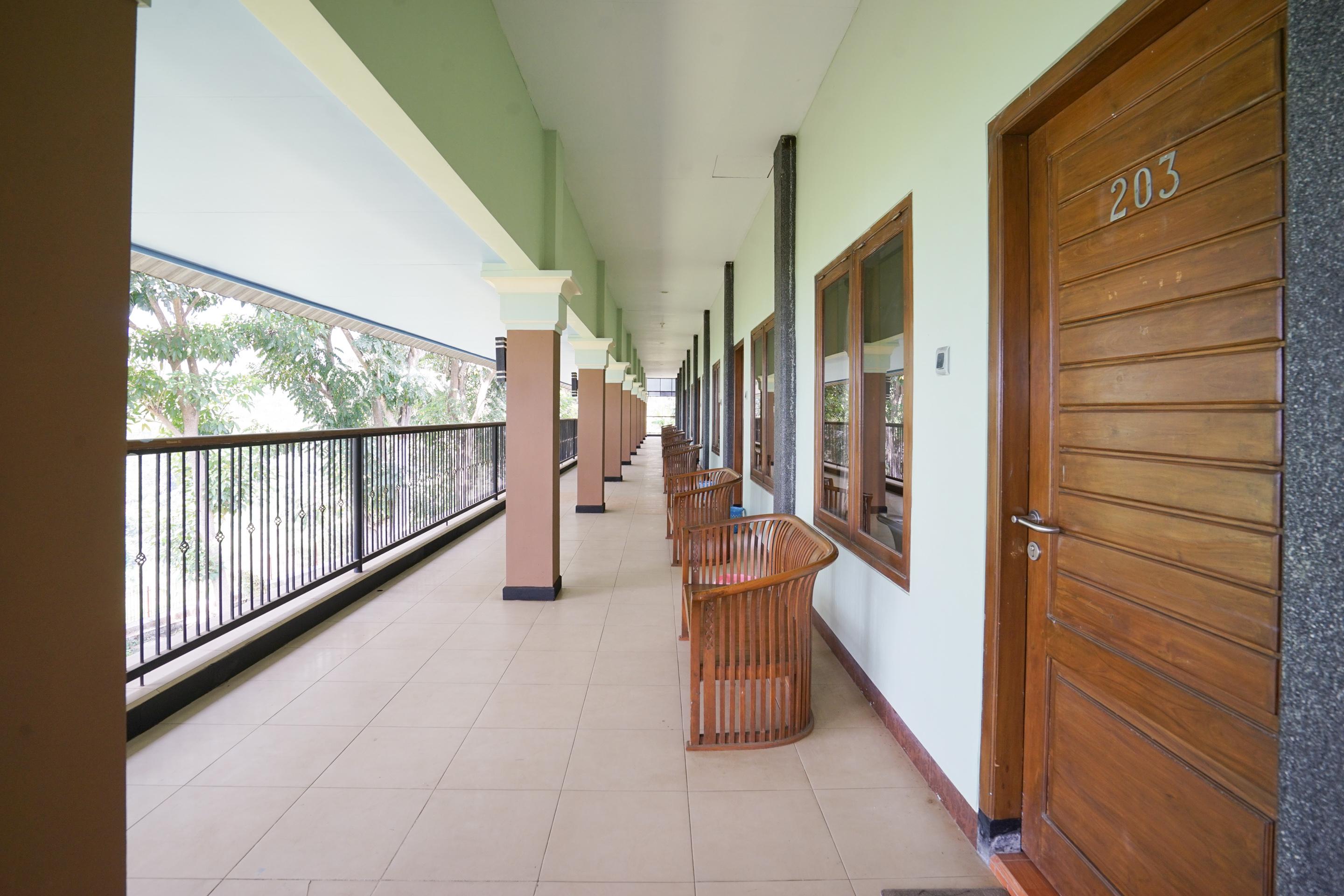 Hotel Bumi Bermi Permai Near Bermi Eco Park Mitra Reddoorz Probolinggo Eksteriør bilde